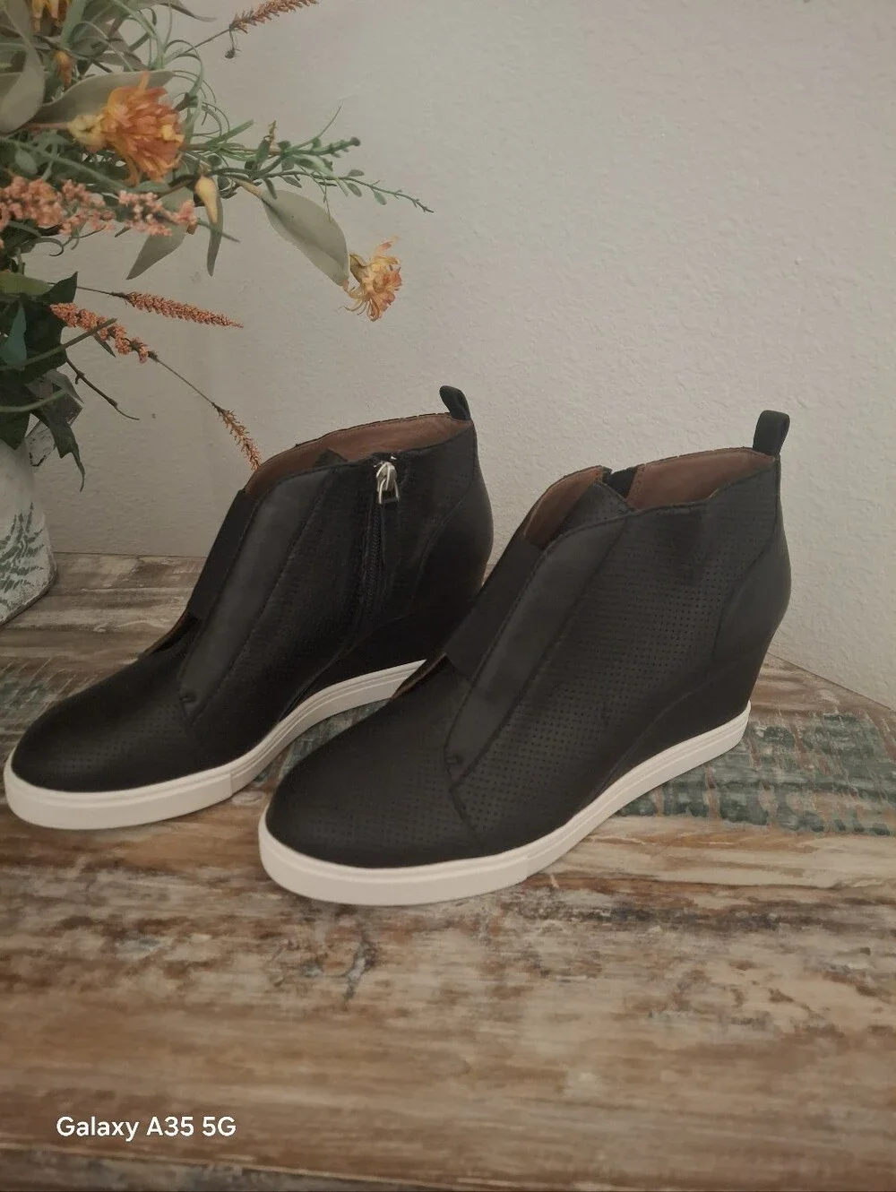 Linea Paolo Felicia Wedge Sneaker Black Platform Shoes Bootie Womens Size: 8.5M